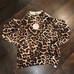 🌟NWT🌟 Show Me Your Mumu Leopard Cold Shoulder Sweater